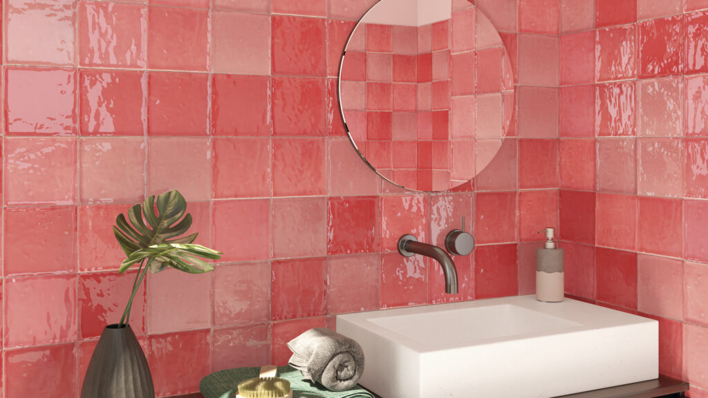 Cerámica de pequeño formato: colores intensos para baños